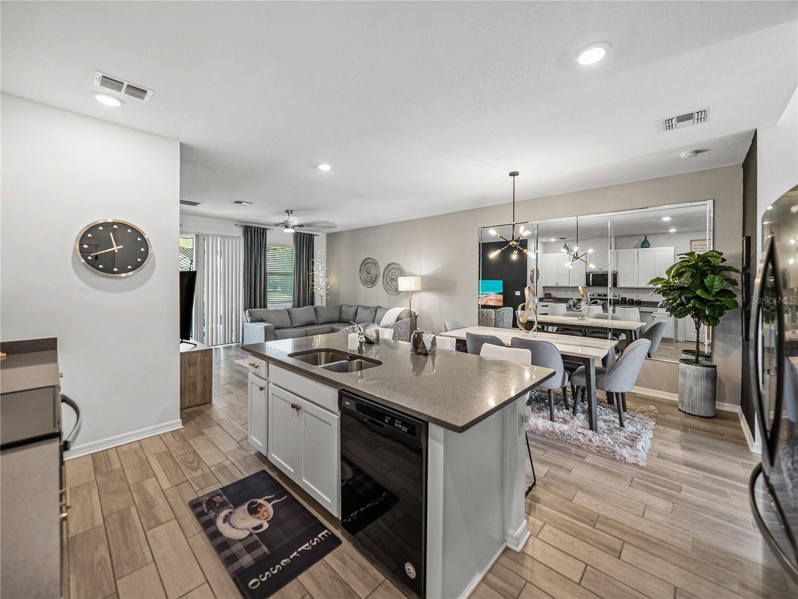 34135 WHITE FOUNTAIN CT, WESLEY CHAPEL, FL, 33545