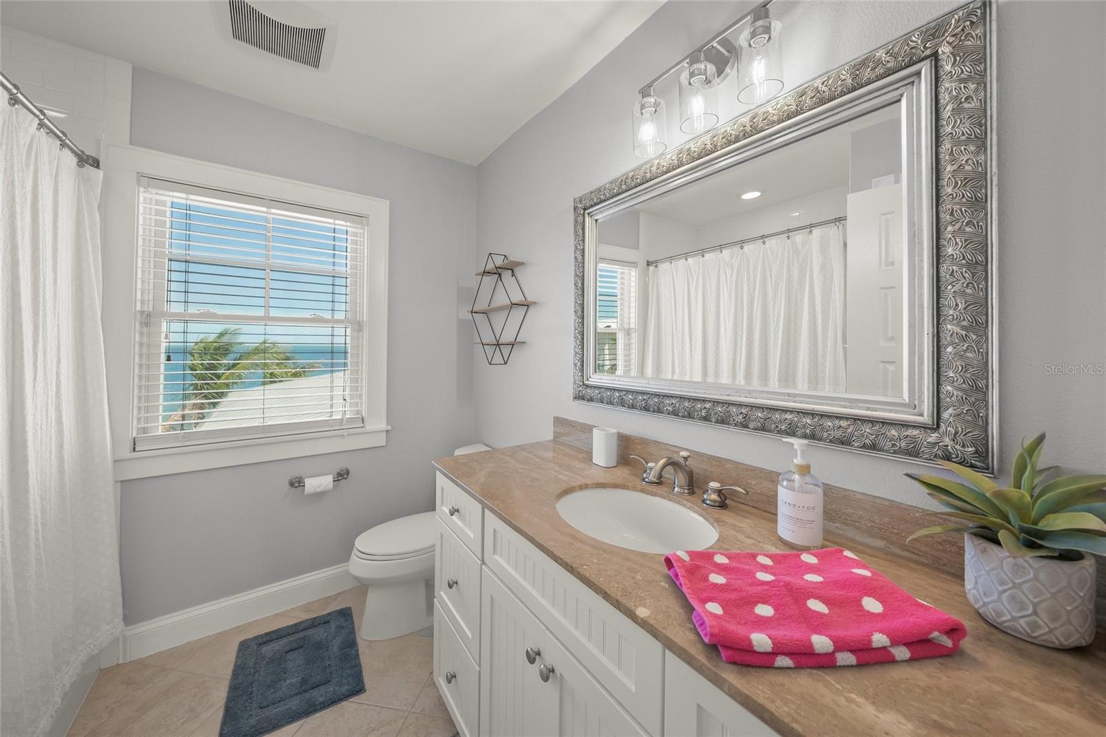 A4648533 Property Photo