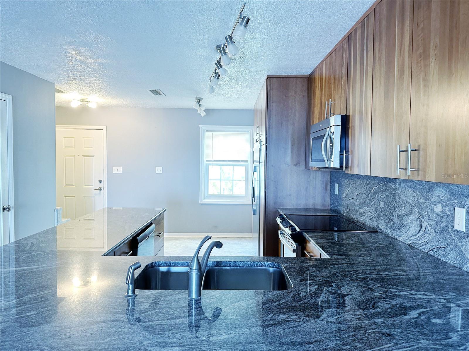 5242 BEACH DR SE, ST PETERSBURG, FL, 33705