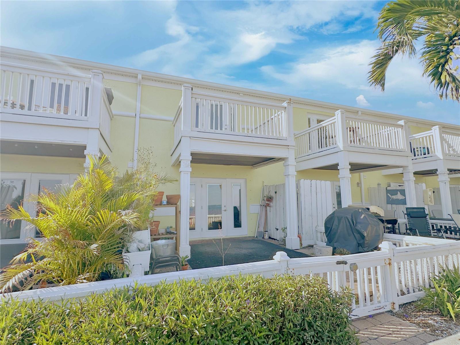 5242 BEACH DR SE, ST PETERSBURG, FL, 33705