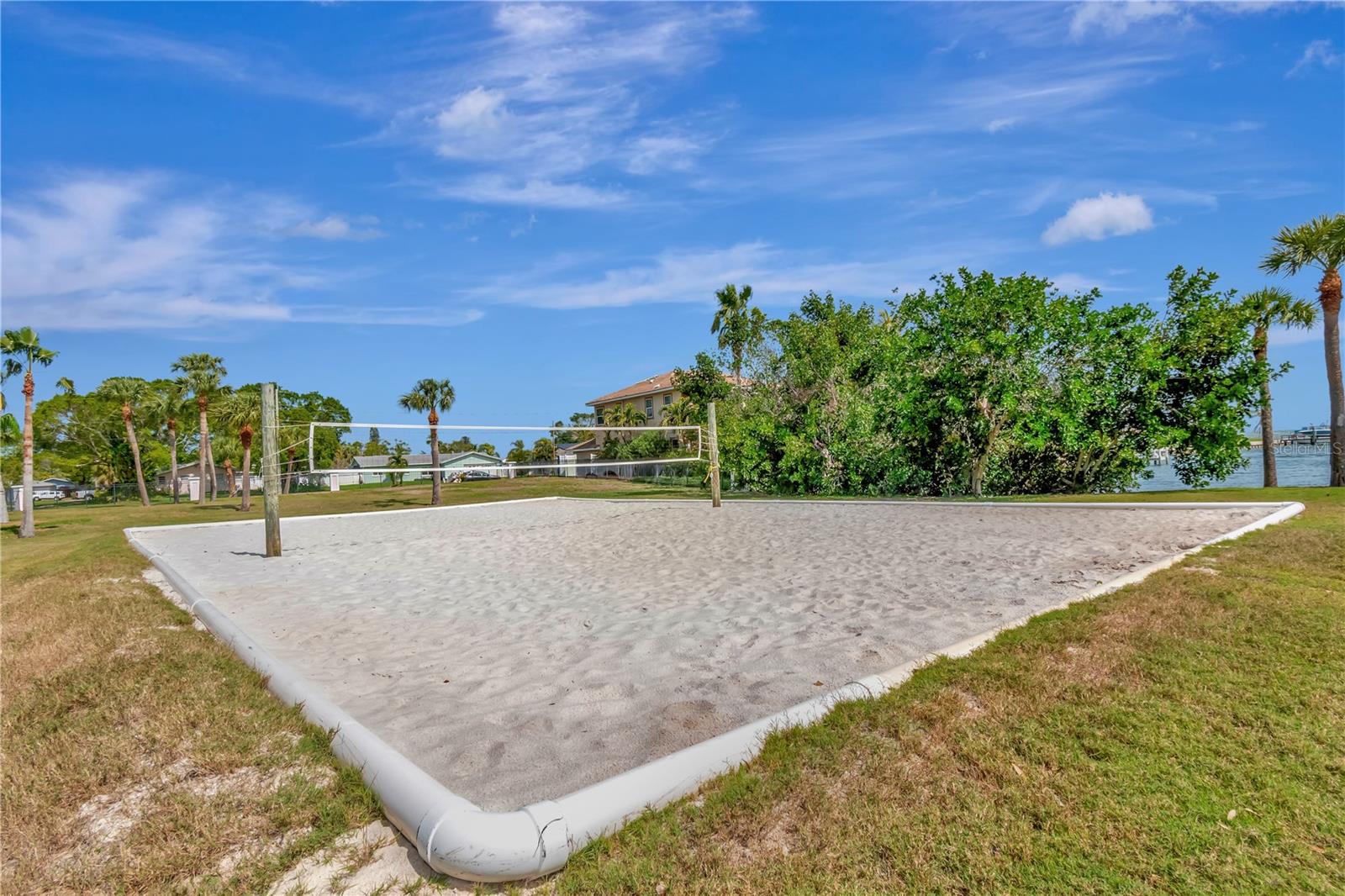 5242 BEACH DR SE, ST PETERSBURG, FL, 33705