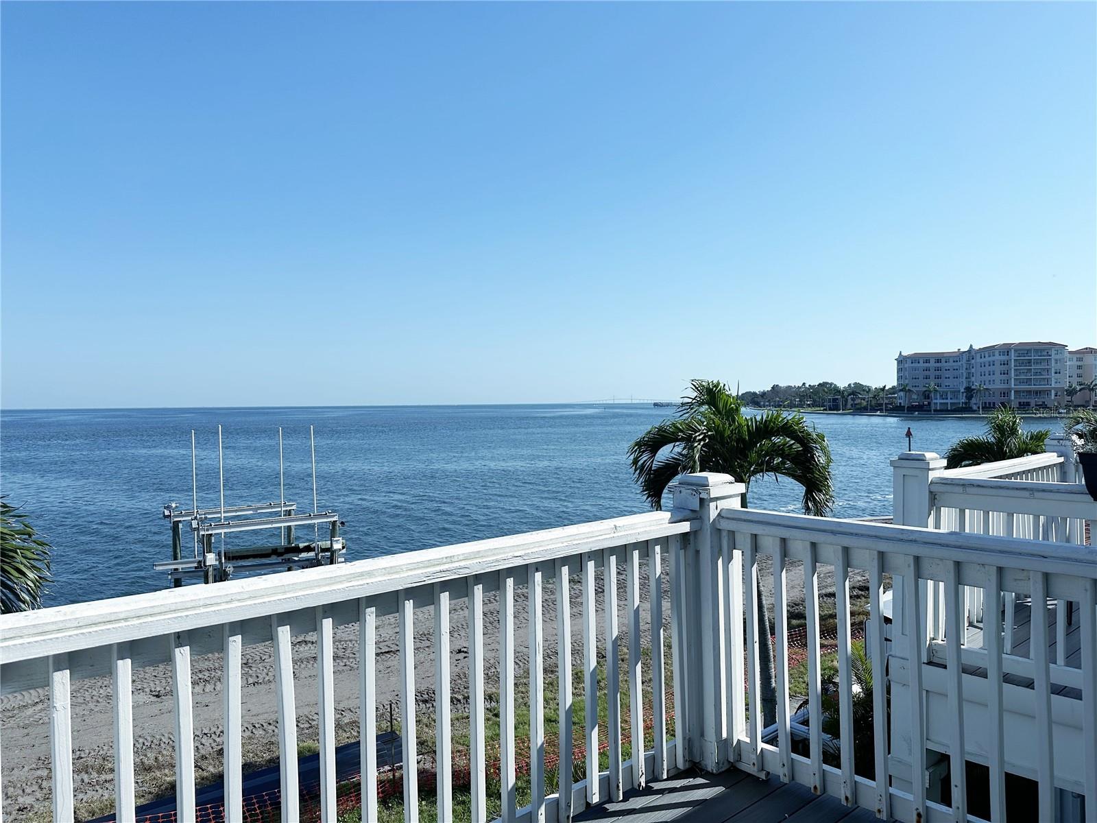 5242 BEACH DR SE, ST PETERSBURG, FL, 33705