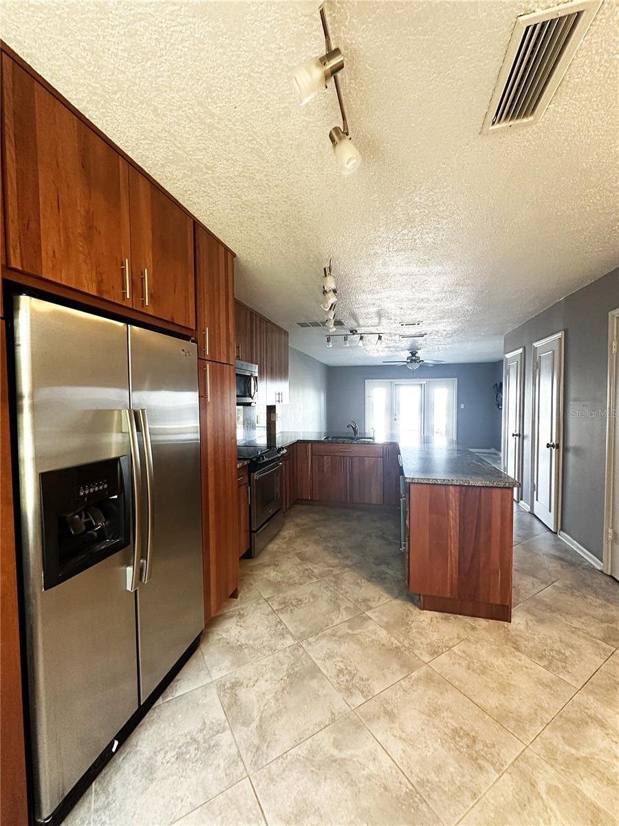 5242 BEACH DR SE, ST PETERSBURG, FL, 33705