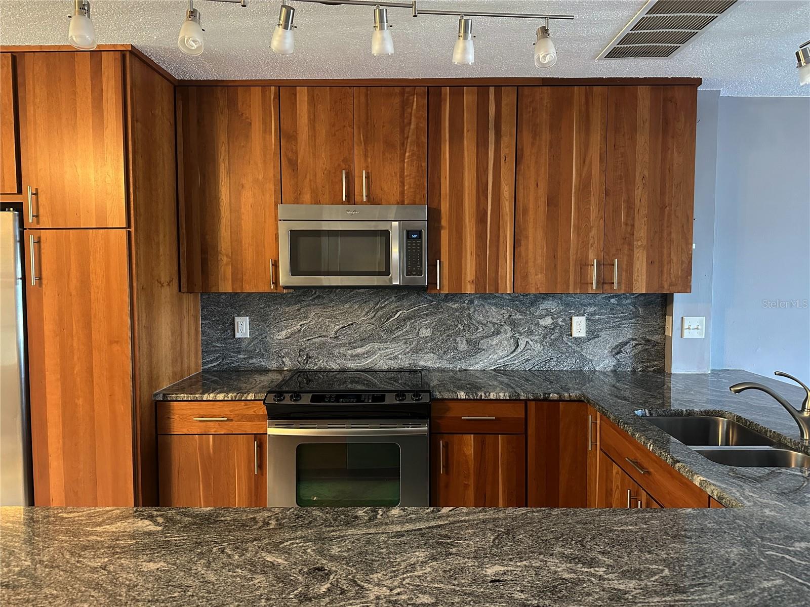 5242 BEACH DR SE, ST PETERSBURG, FL, 33705