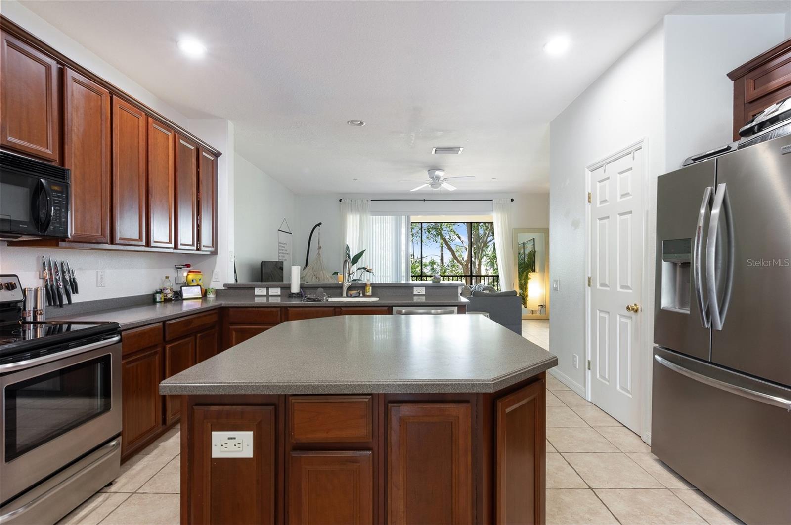 1105 VENETIAN HARBOR DR NE, ST PETERSBURG, FL, 33702