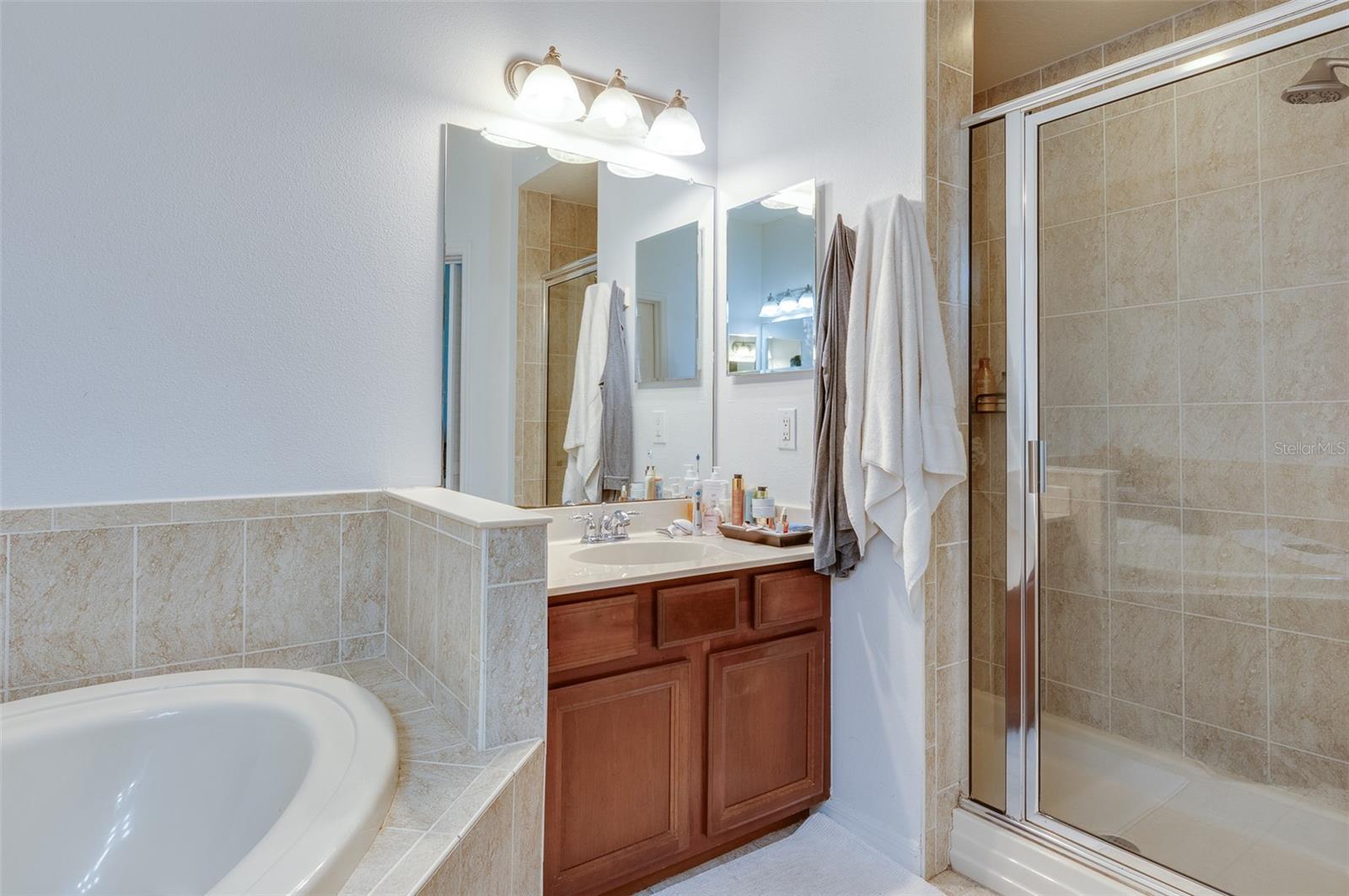 1105 VENETIAN HARBOR DR NE, ST PETERSBURG, FL, 33702