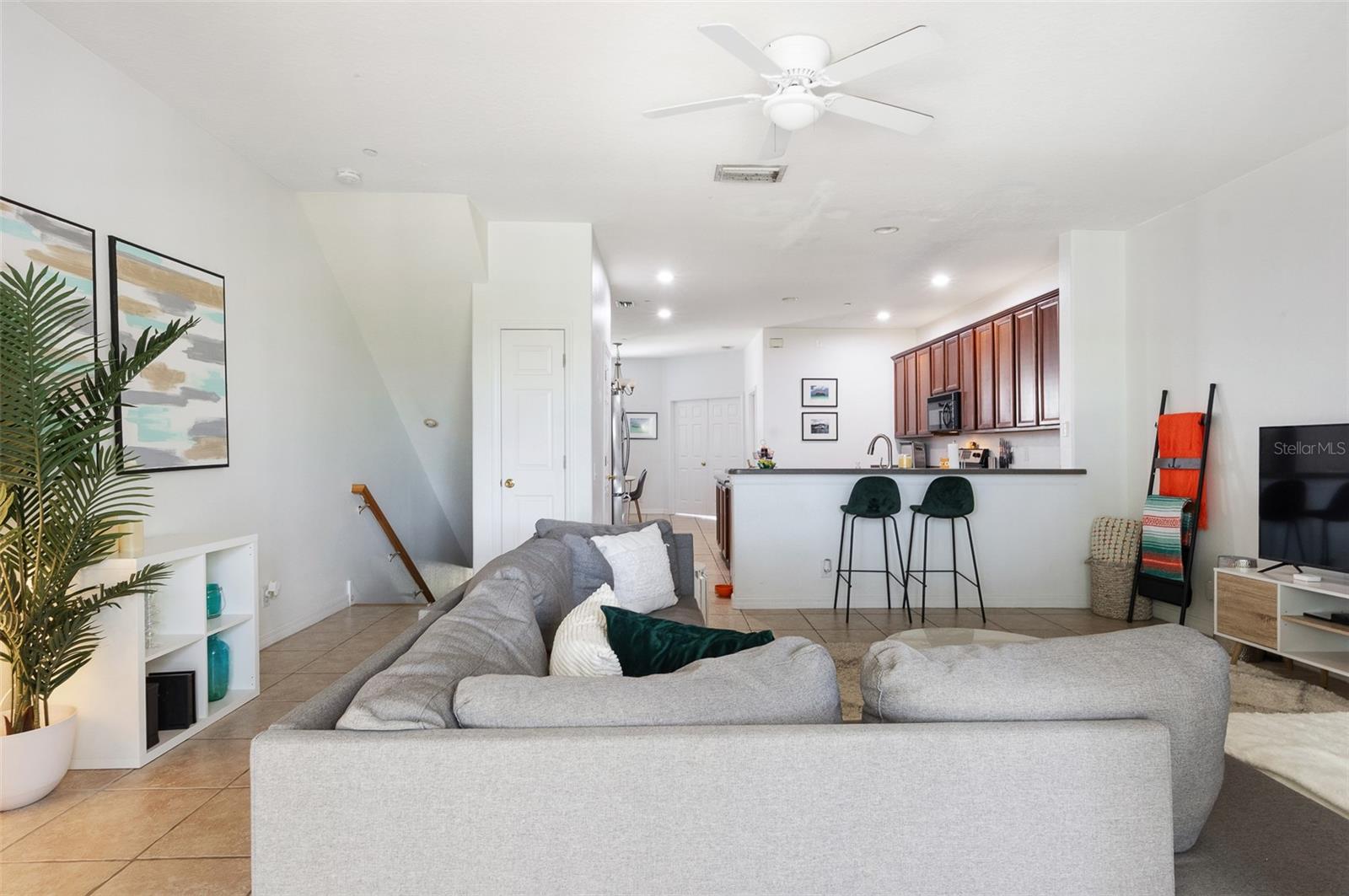 1105 VENETIAN HARBOR DR NE, ST PETERSBURG, FL, 33702