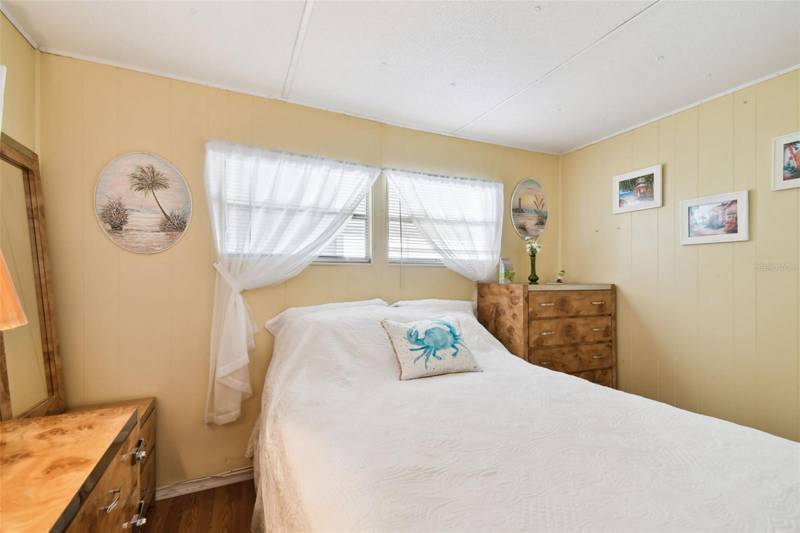 TB8373489 Property Photo