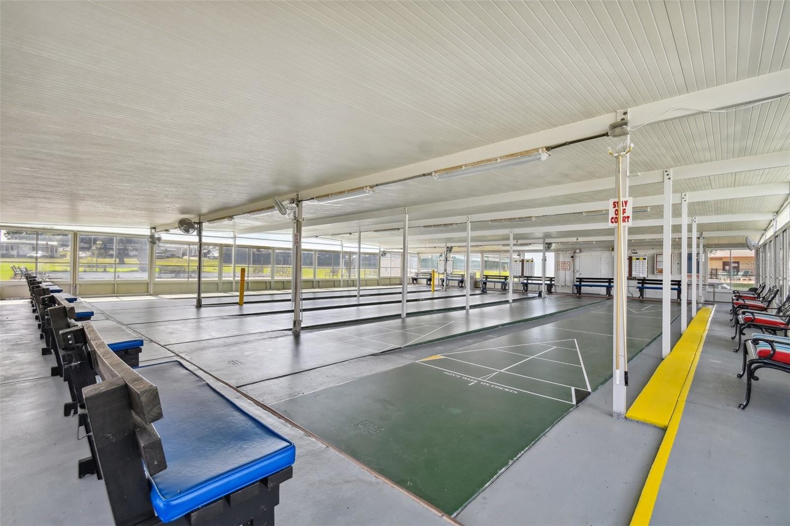 TB8373489 Property Photo