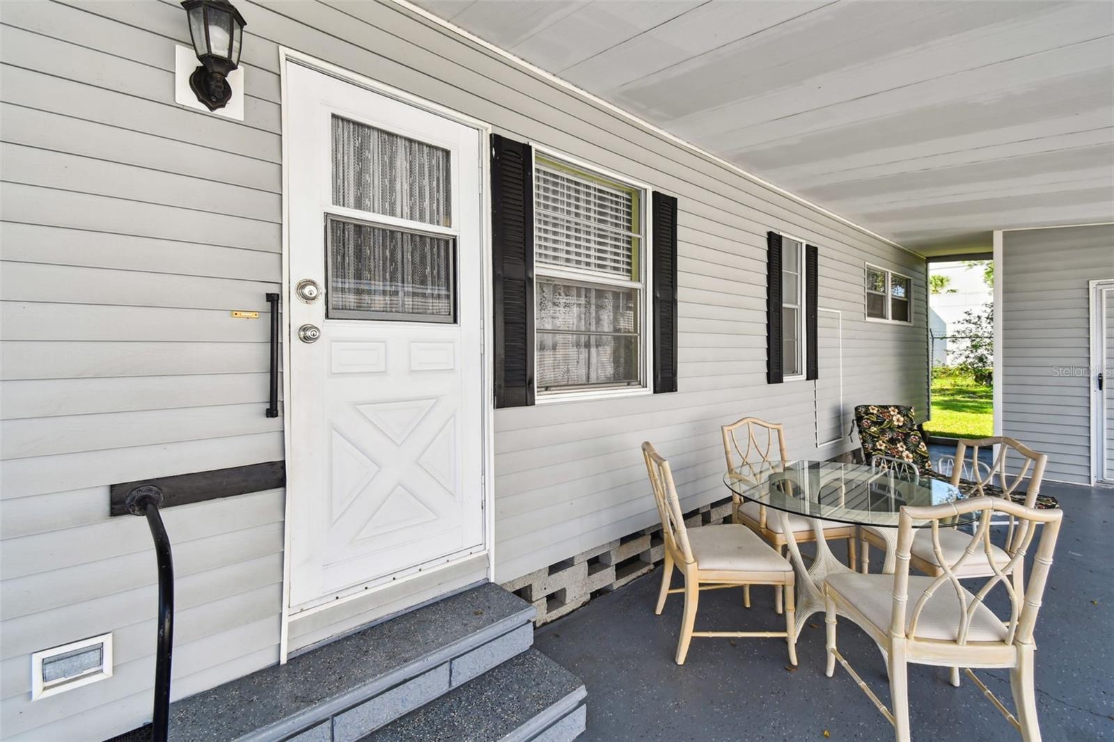 TB8373489 Property Photo