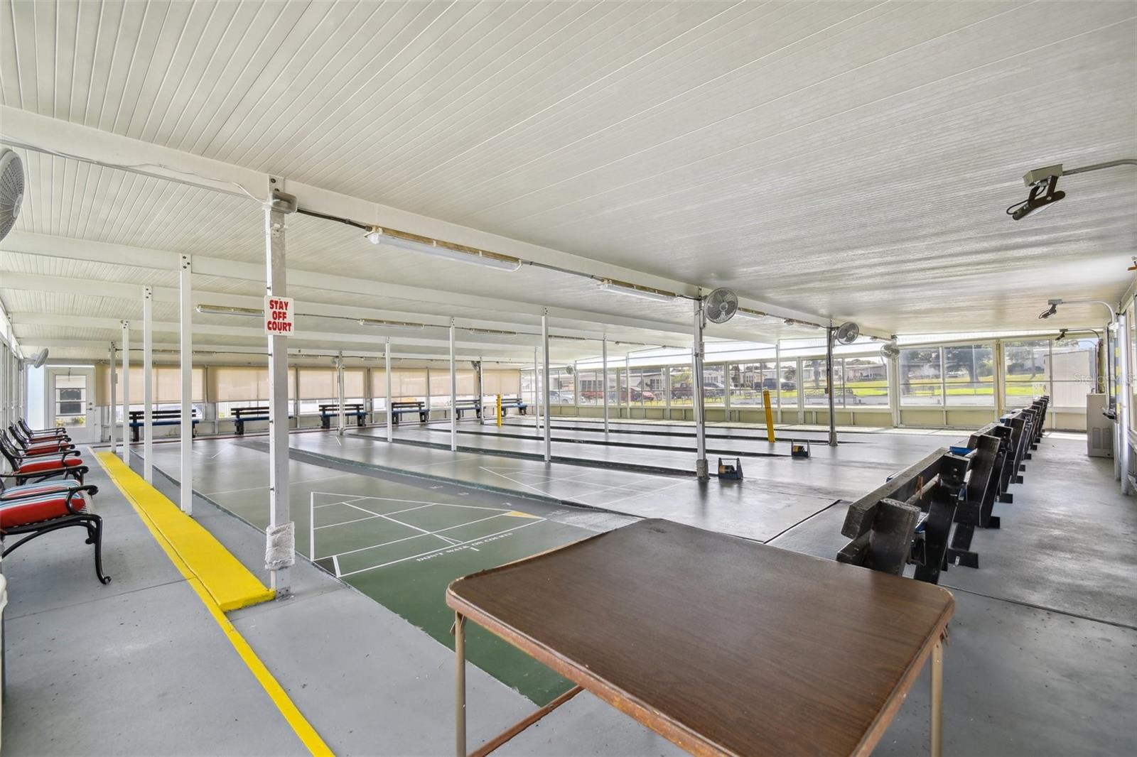 TB8373489 Property Photo