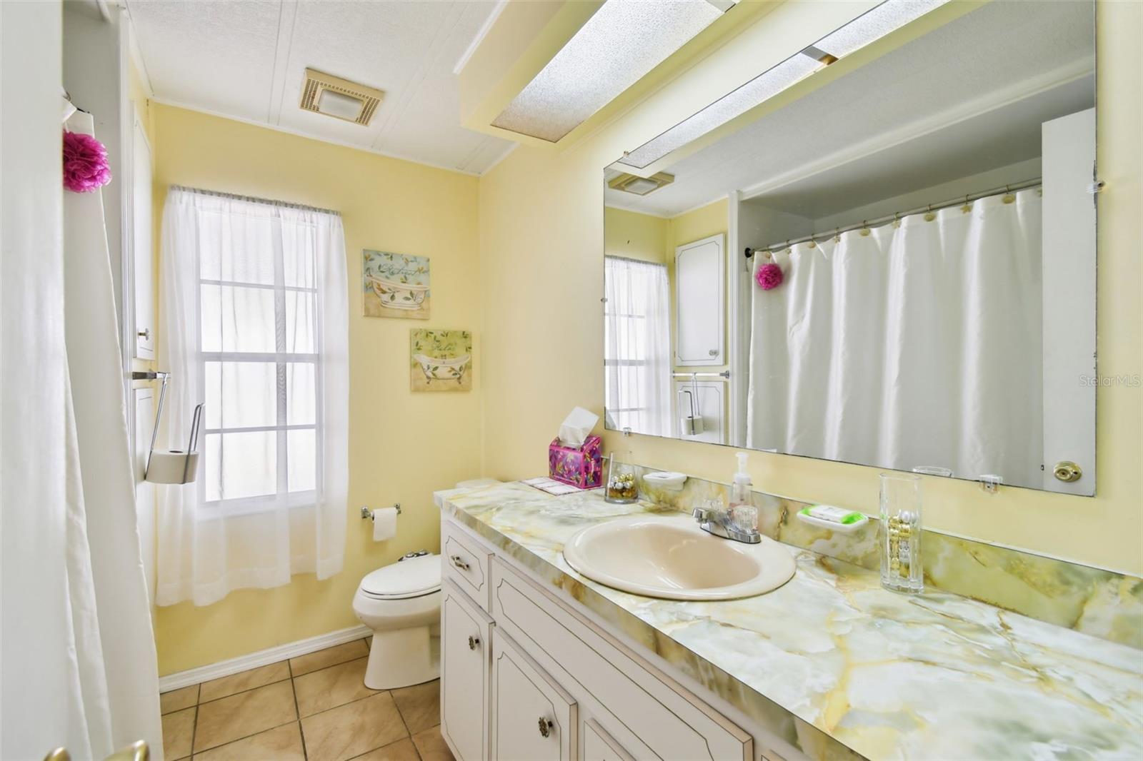 TB8373489 Property Photo