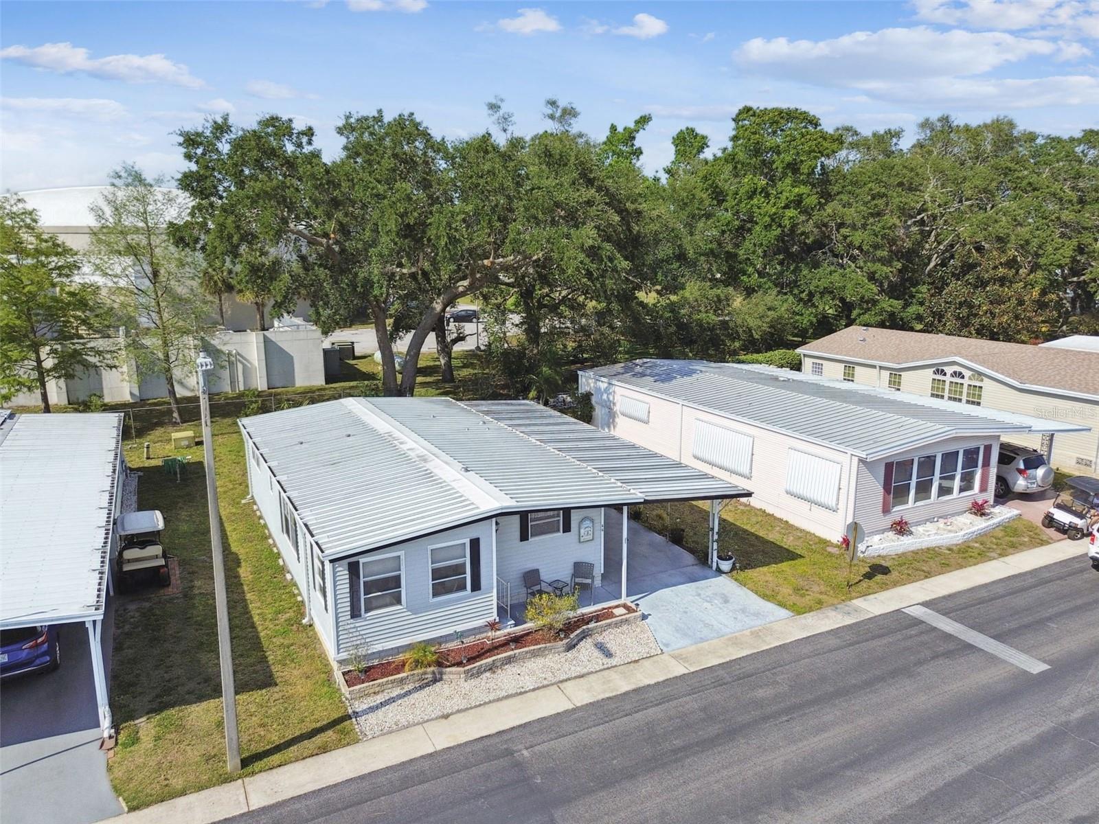 TB8373489 Property Photo