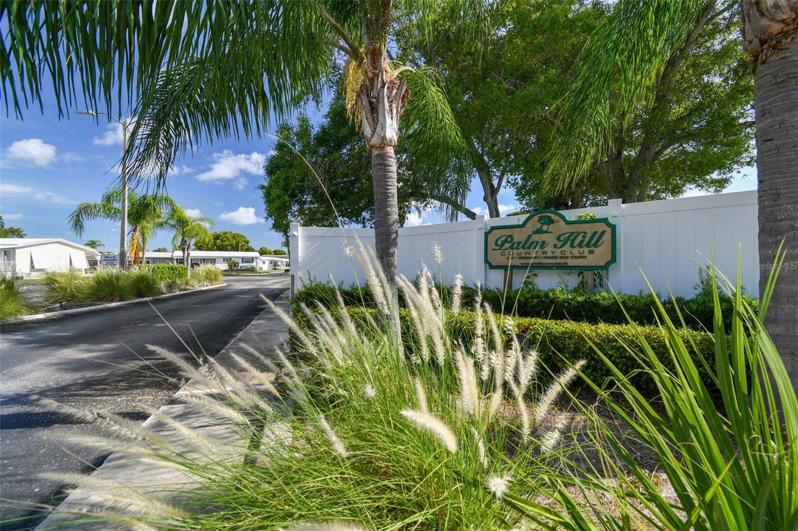 TB8373489 Property Photo