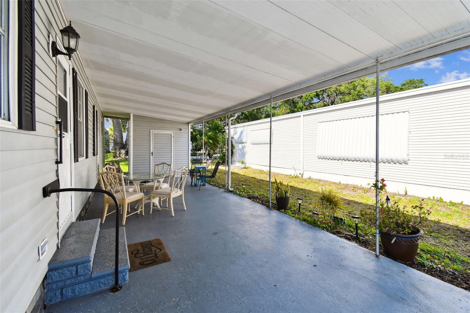 TB8373489 Property Photo