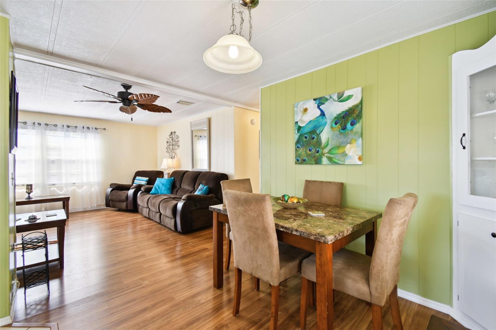 TB8373489 Property Photo