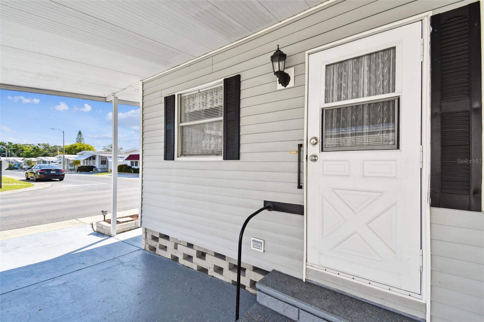 TB8373489 Property Photo