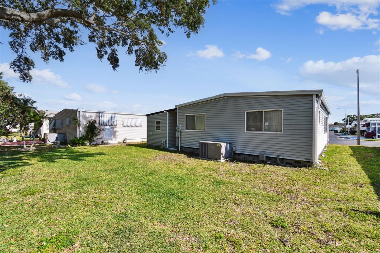 TB8373489 Property Photo