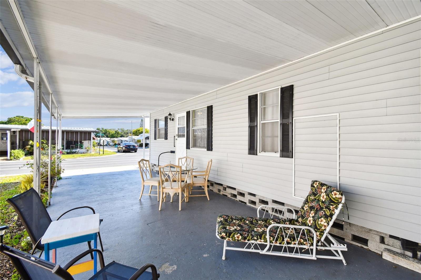 TB8373489 Property Photo