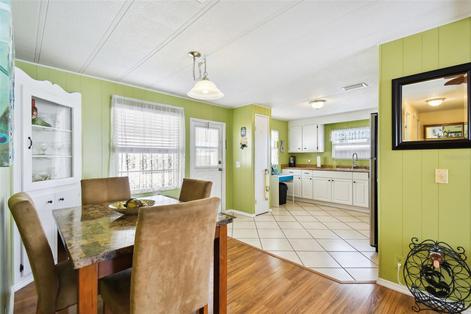 TB8373489 Property Photo