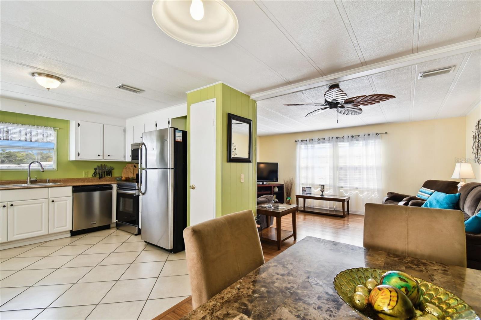 TB8373489 Property Photo