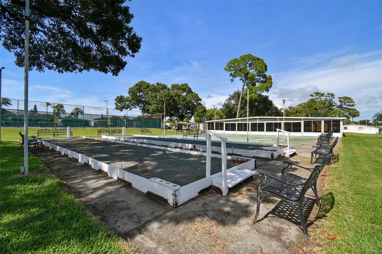 TB8373489 Property Photo