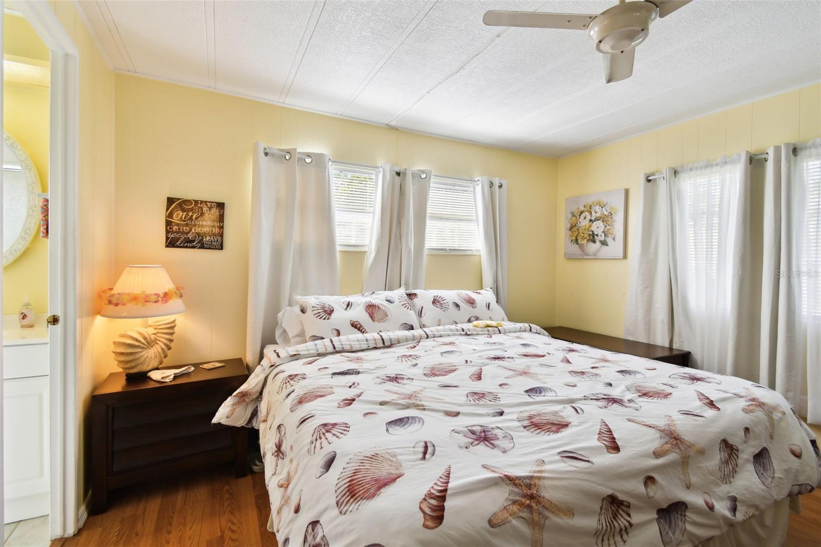 TB8373489 Property Photo