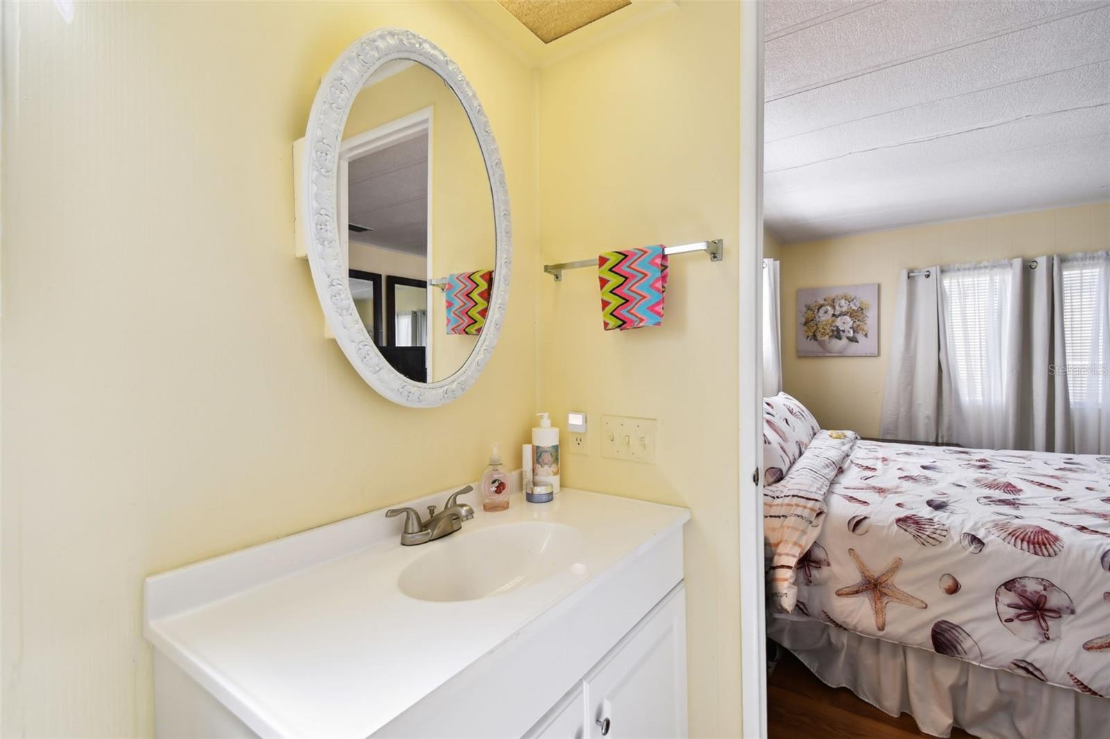 TB8373489 Property Photo