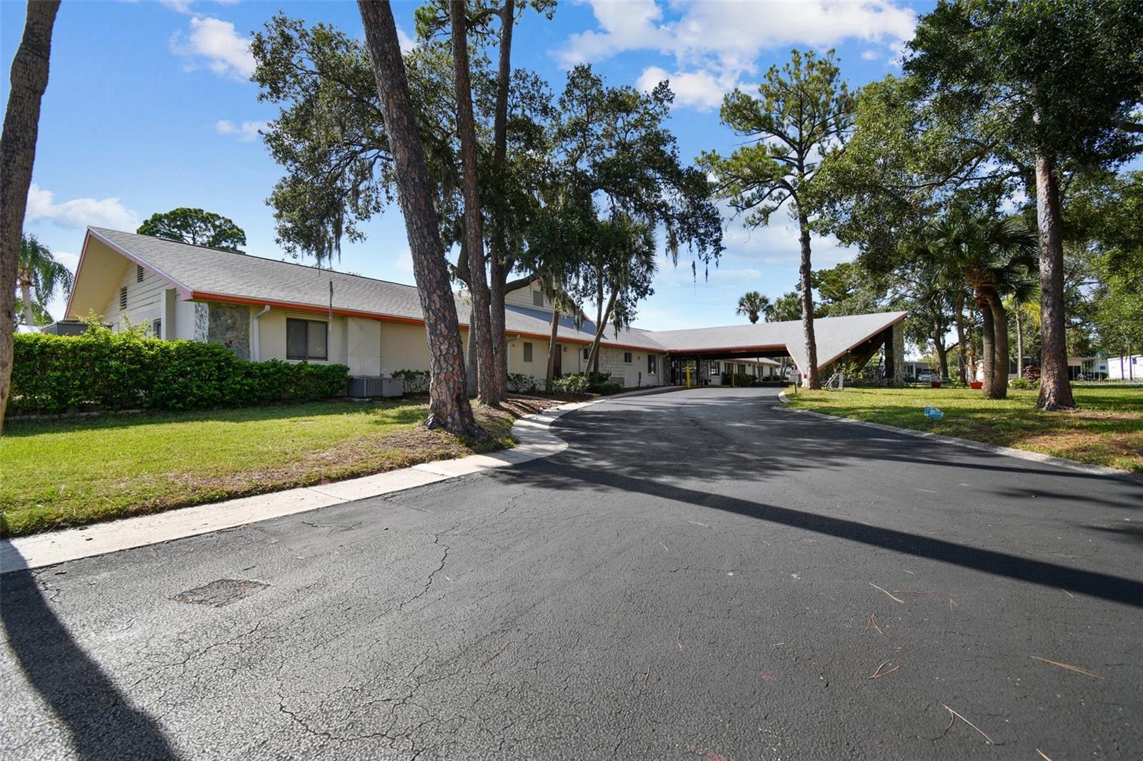 TB8373489 Property Photo