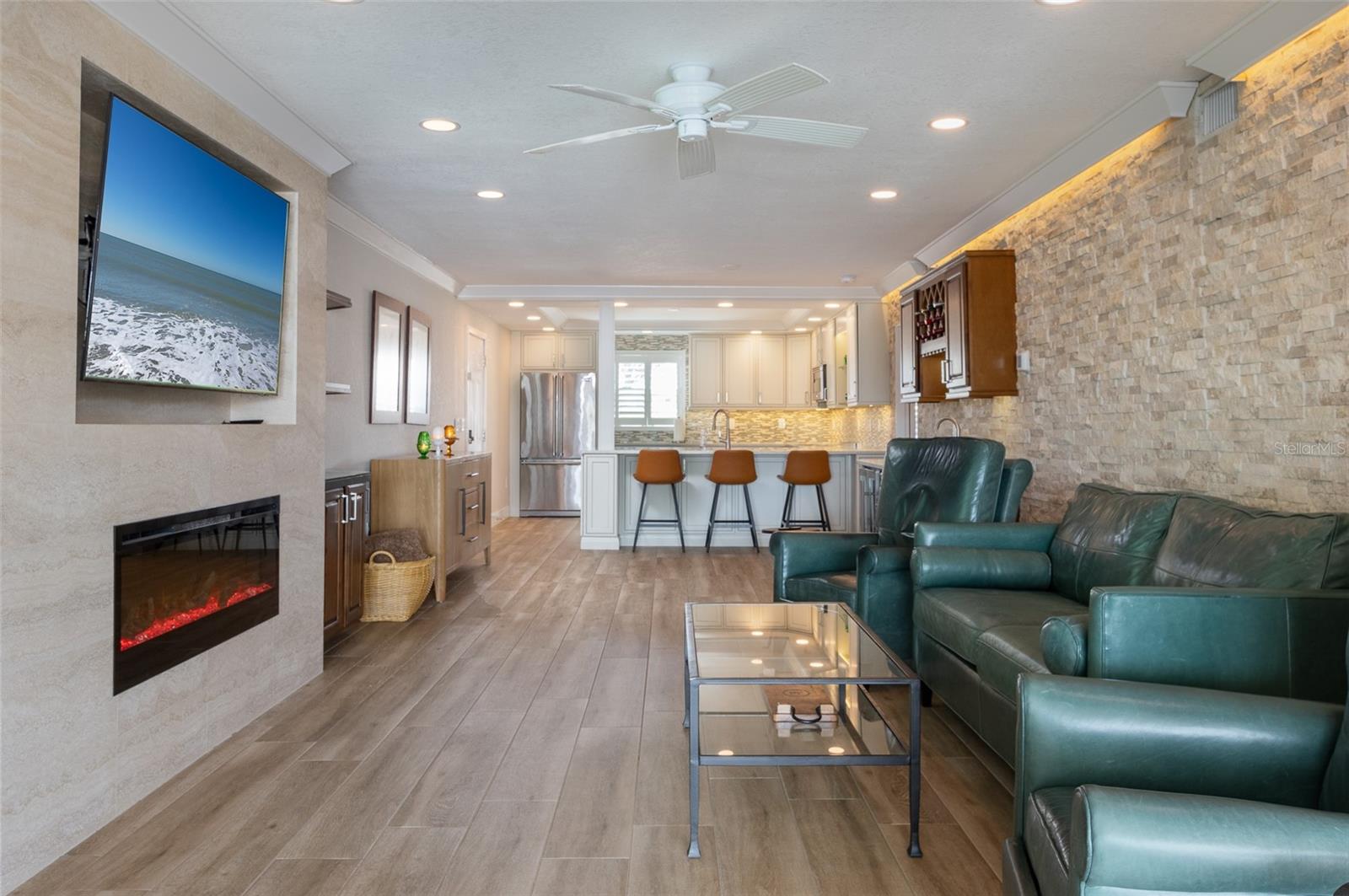 326 WINDRUSH BLVD #101, INDIAN ROCKS BEACH, FL, 33785