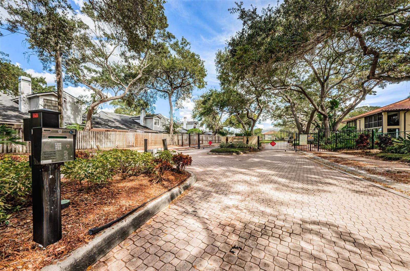 502 HAMMOCK PINE BLVD #502, CLEARWATER, FL, 33761