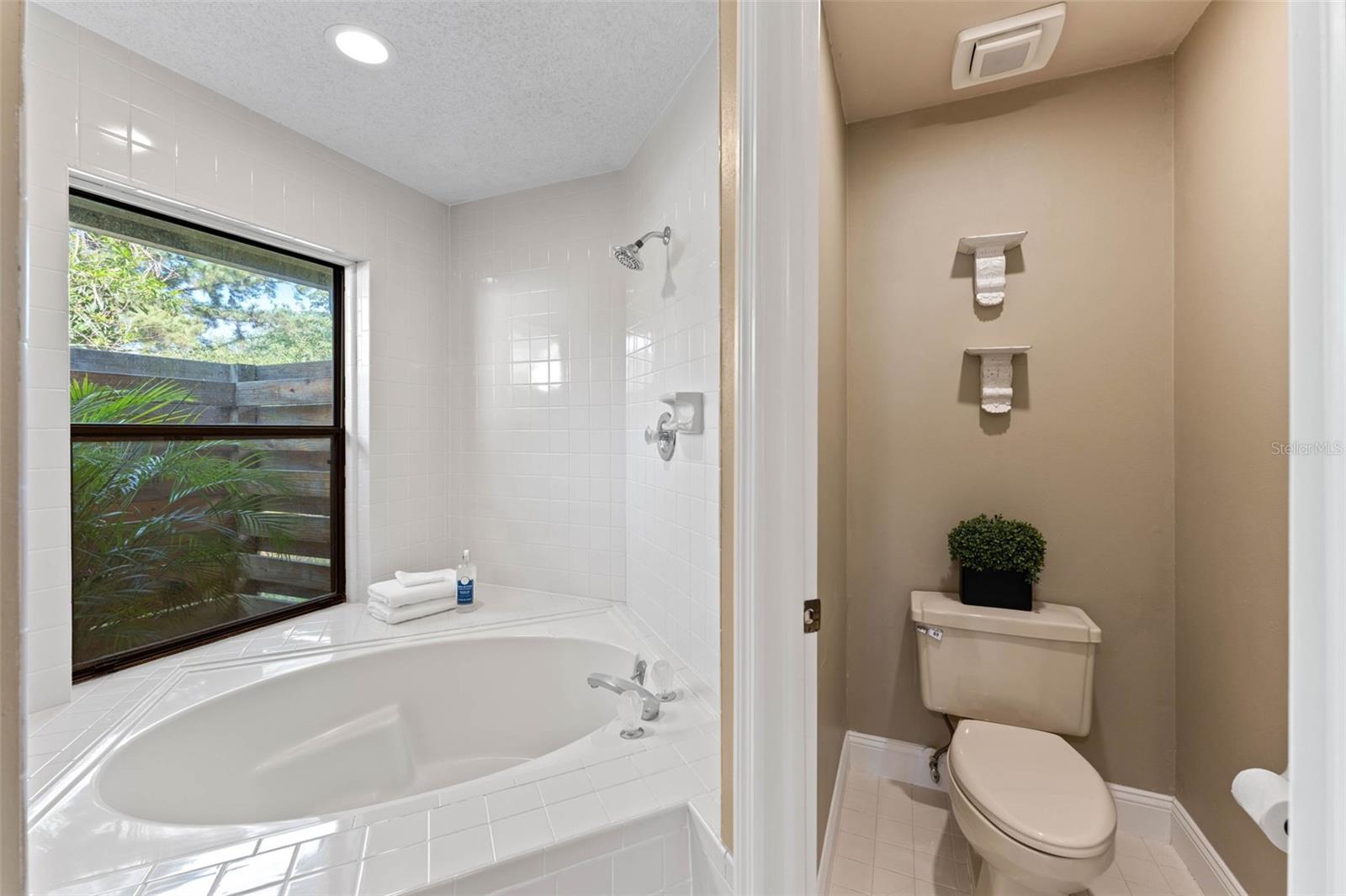 8242 HELENA DR, ORLANDO, FL, 32817