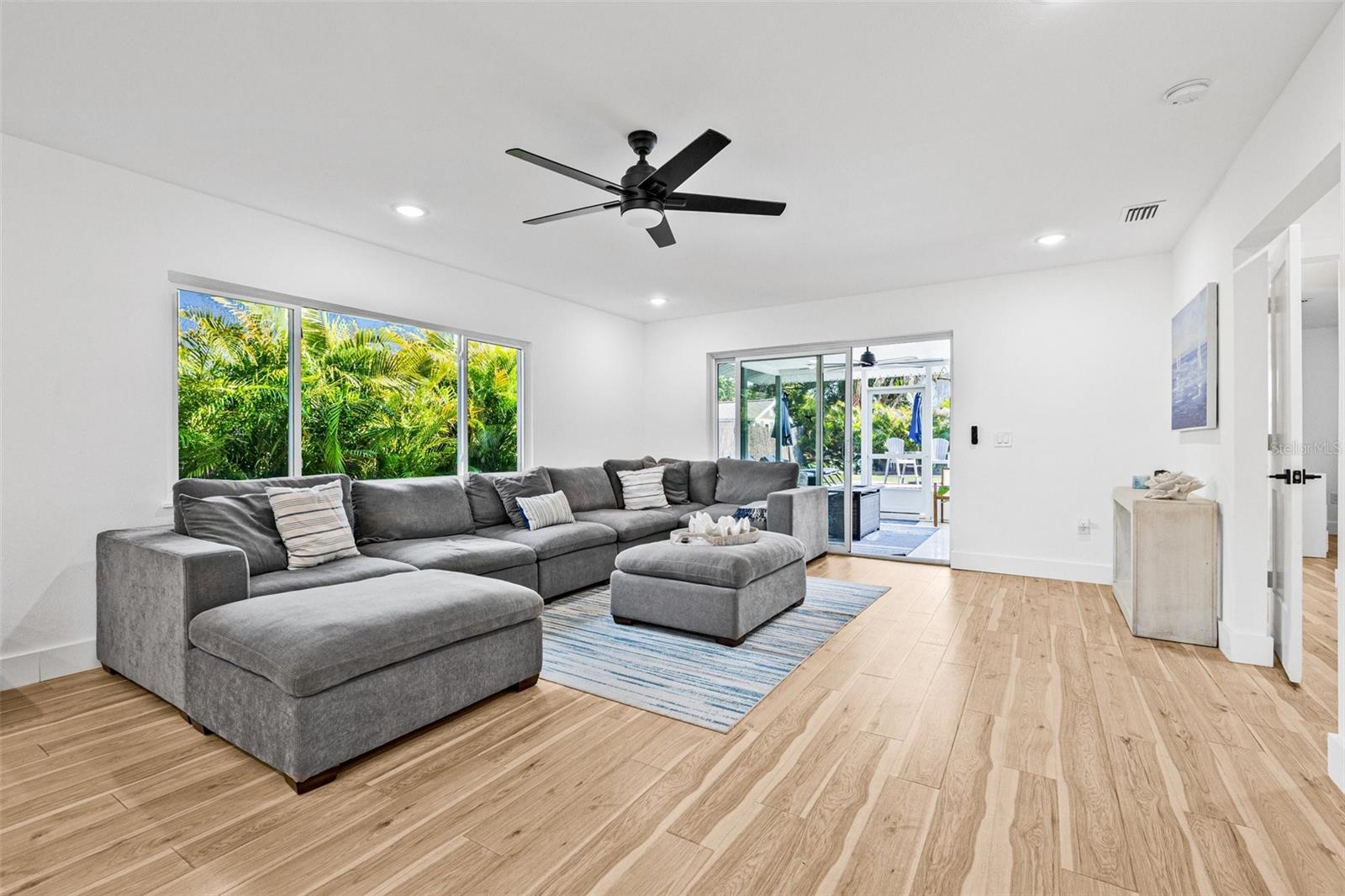 10396 BLOSSOM LAKE DR, SEMINOLE, FL, 33772