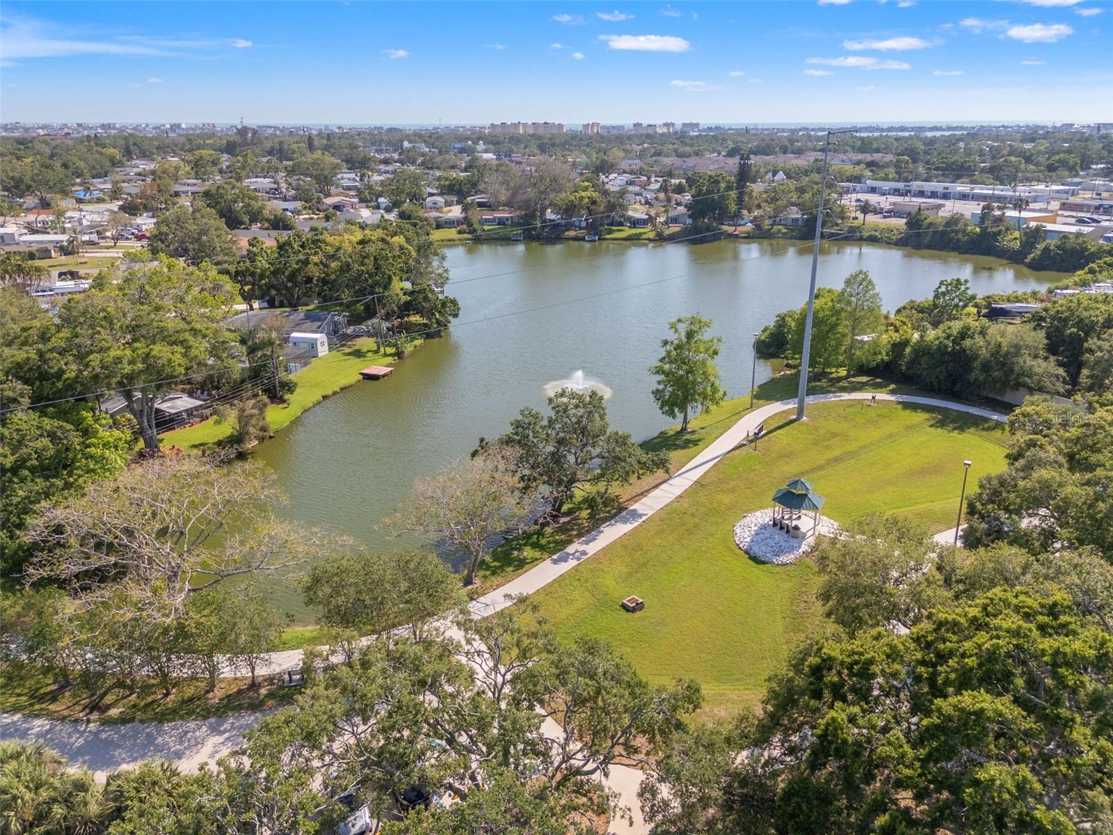 10396 BLOSSOM LAKE DR, SEMINOLE, FL, 33772