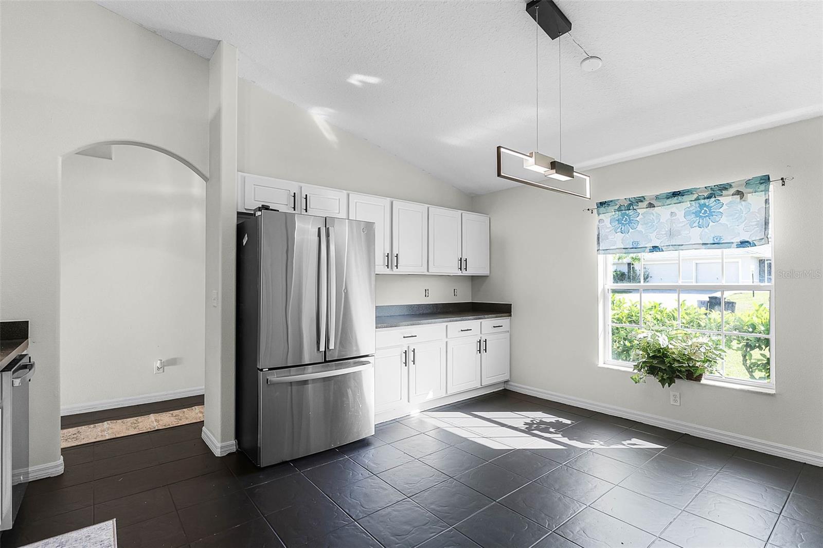 37 LINDSAY DR, PALM COAST, FL, 32137