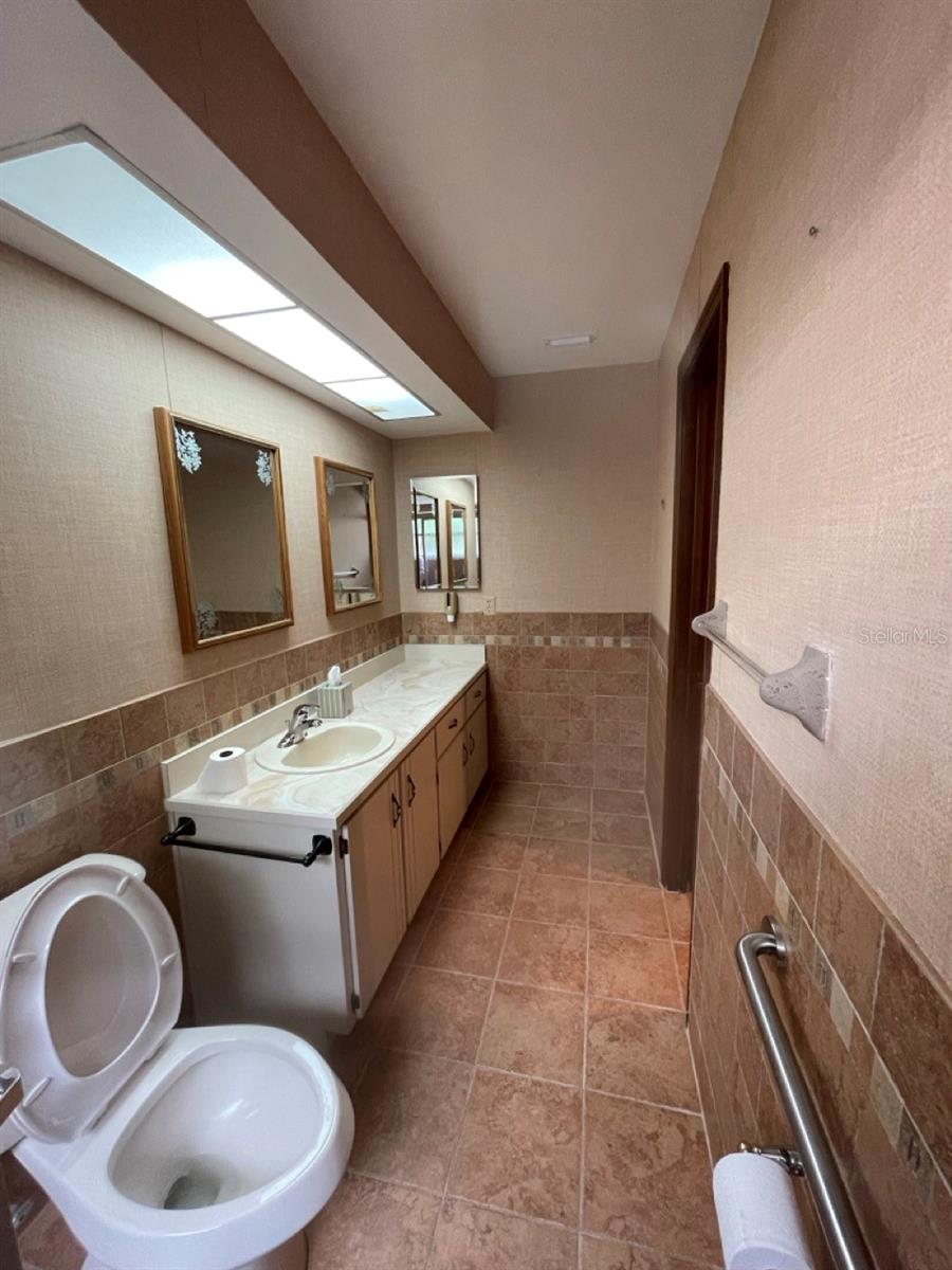 8129 GRANADA BLVD, ORLANDO, FL, 32836