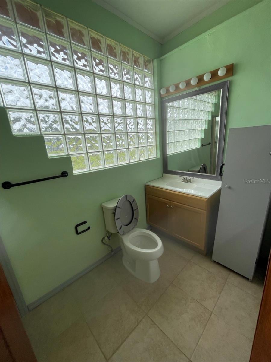 8129 GRANADA BLVD, ORLANDO, FL, 32836