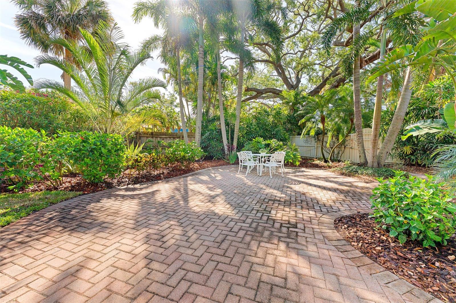 250 ABERDEEN ST, DUNEDIN, FL, 34698