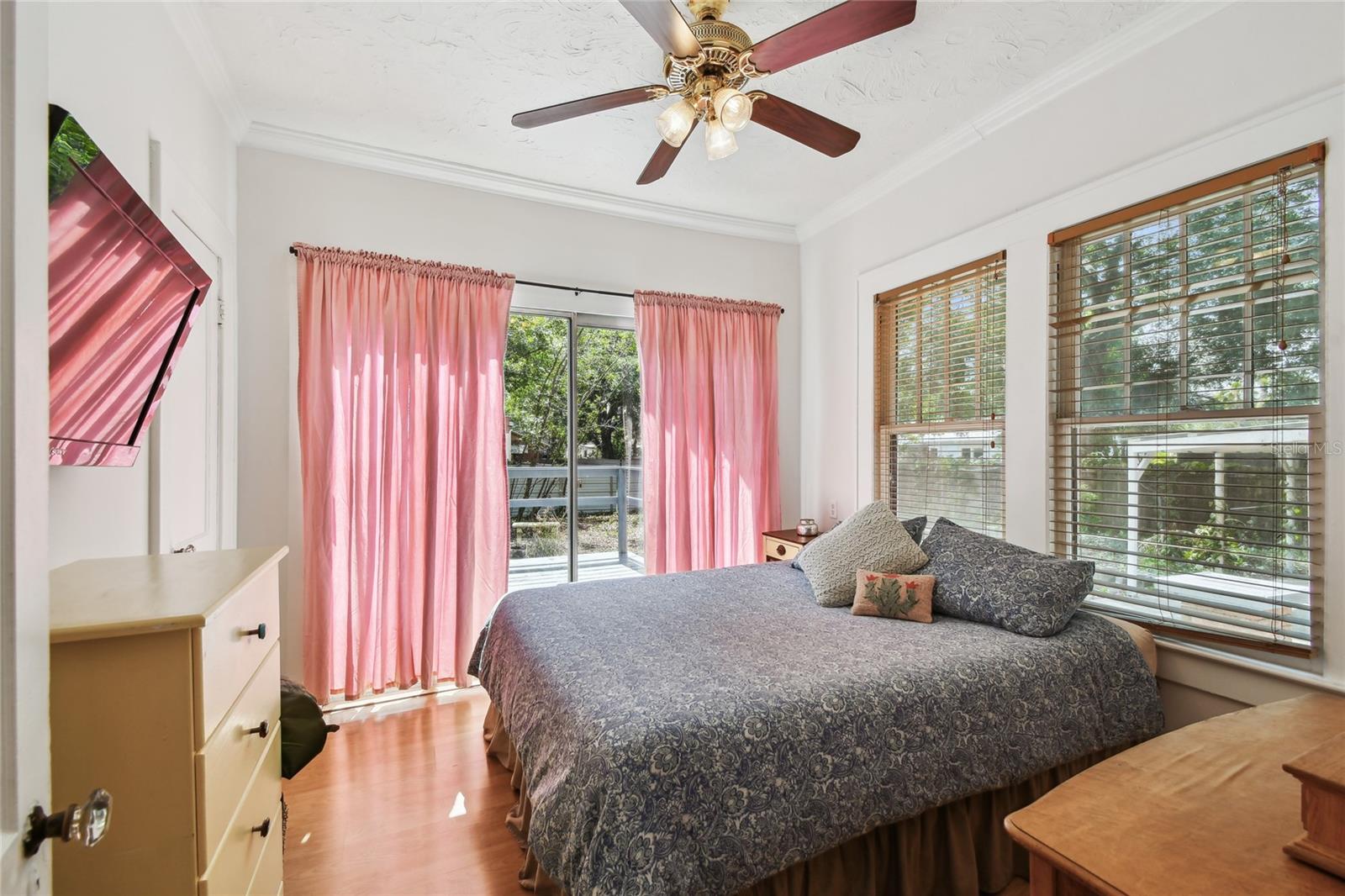 811 E FLORA ST, TAMPA, FL, 33604