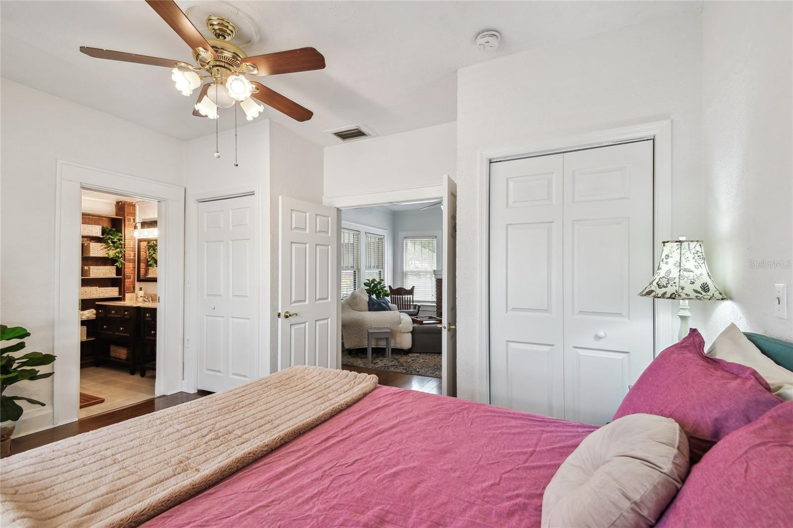 811 E FLORA ST, TAMPA, FL, 33604