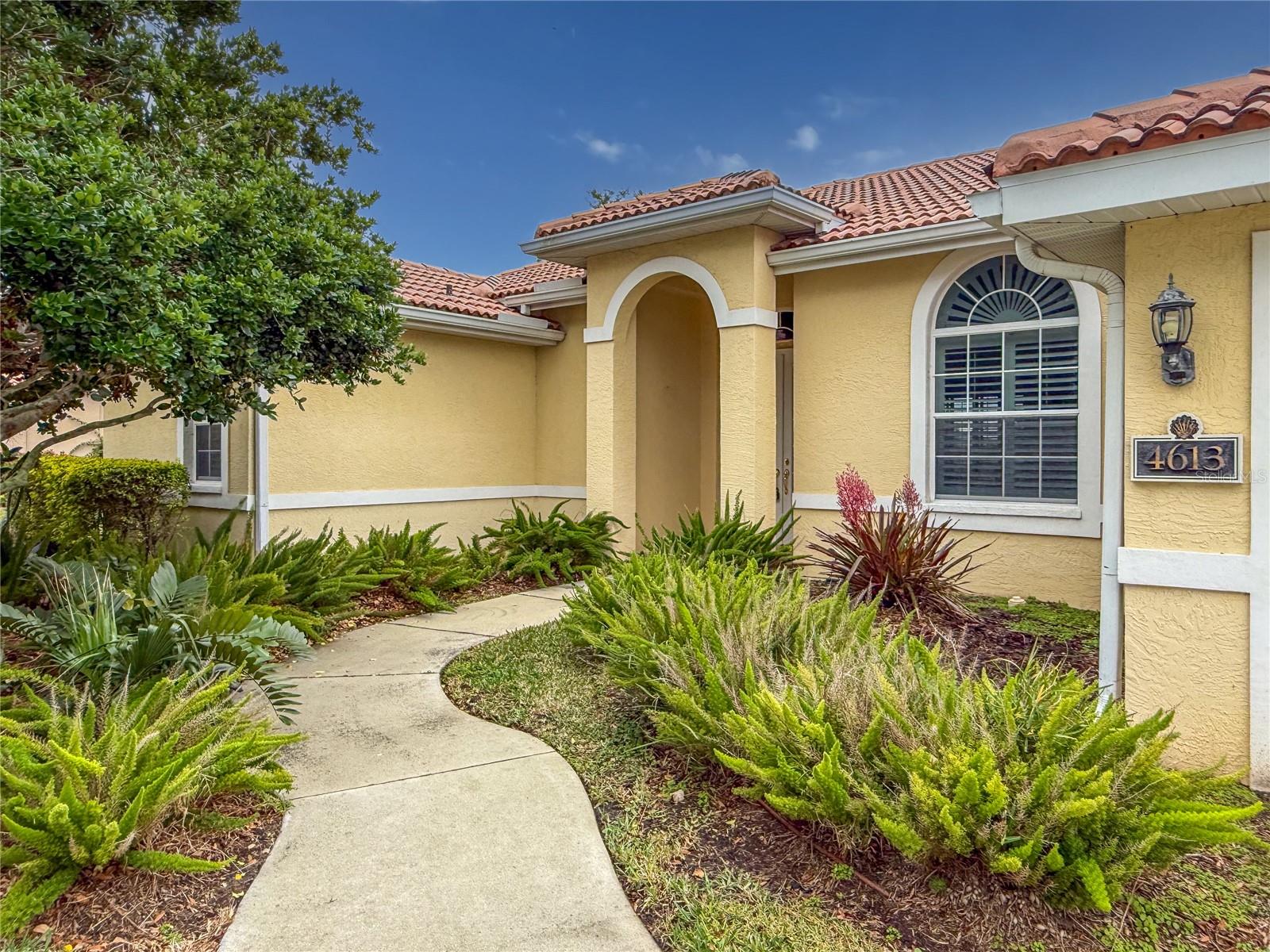 A4648624 Property Photo