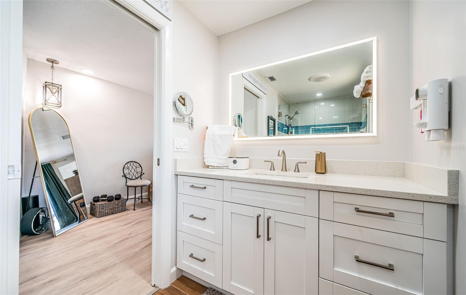 2180 DOLPHIN BLVD S, ST PETERSBURG, FL, 33707