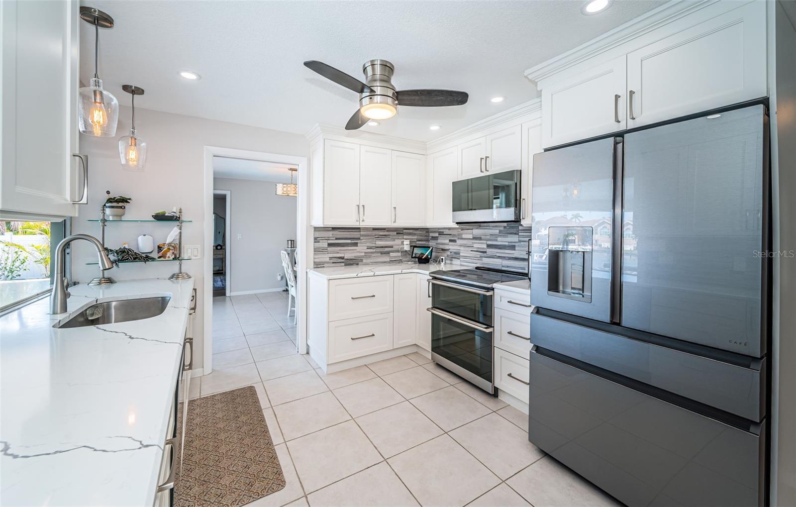 2180 DOLPHIN BLVD S, ST PETERSBURG, FL, 33707