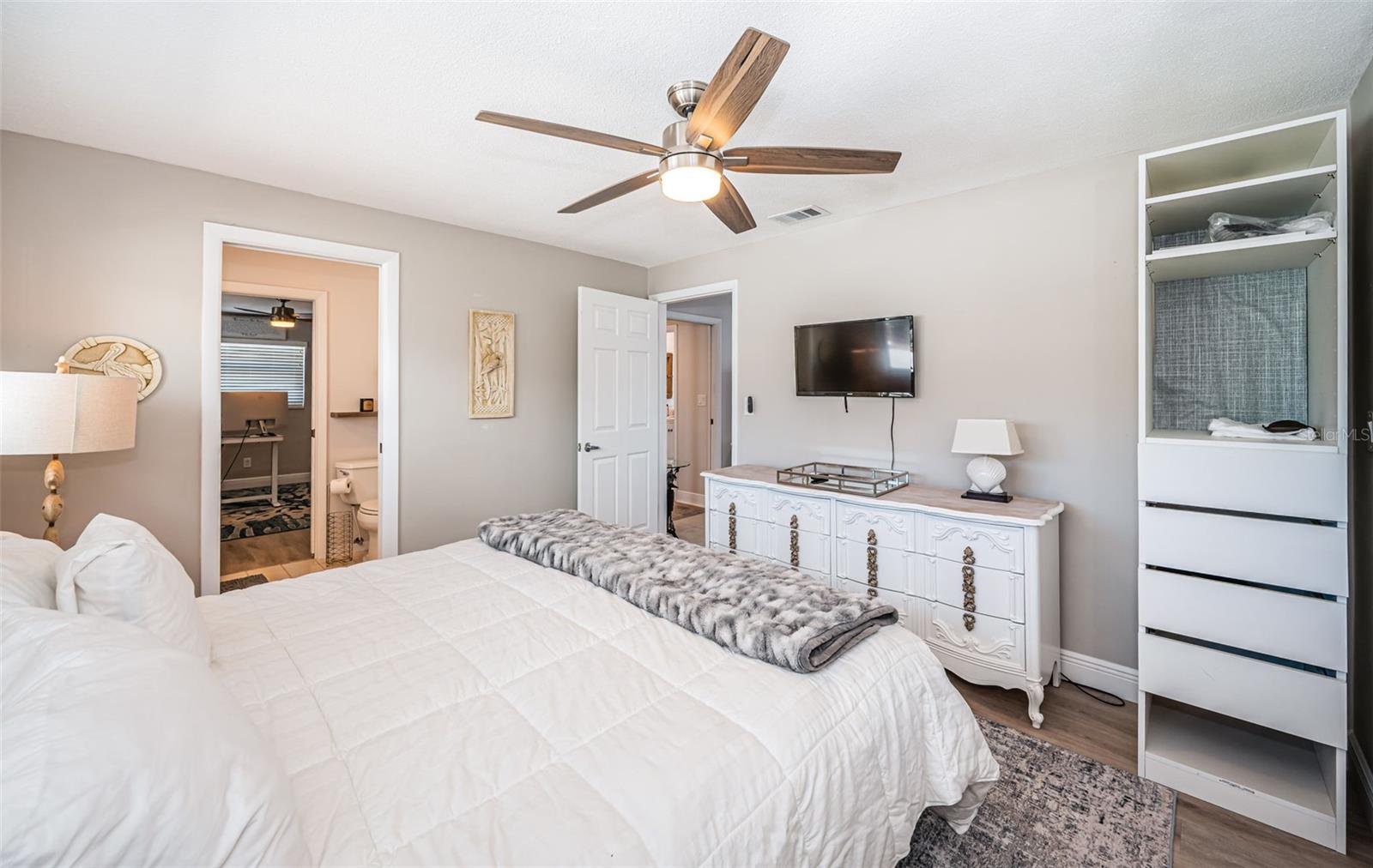 2180 DOLPHIN BLVD S, ST PETERSBURG, FL, 33707