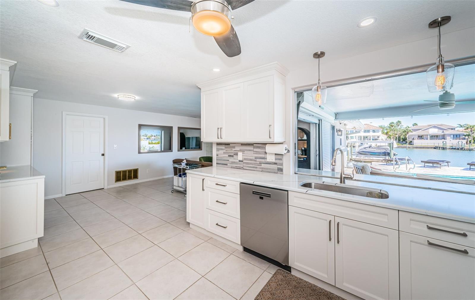 2180 DOLPHIN BLVD S, ST PETERSBURG, FL, 33707