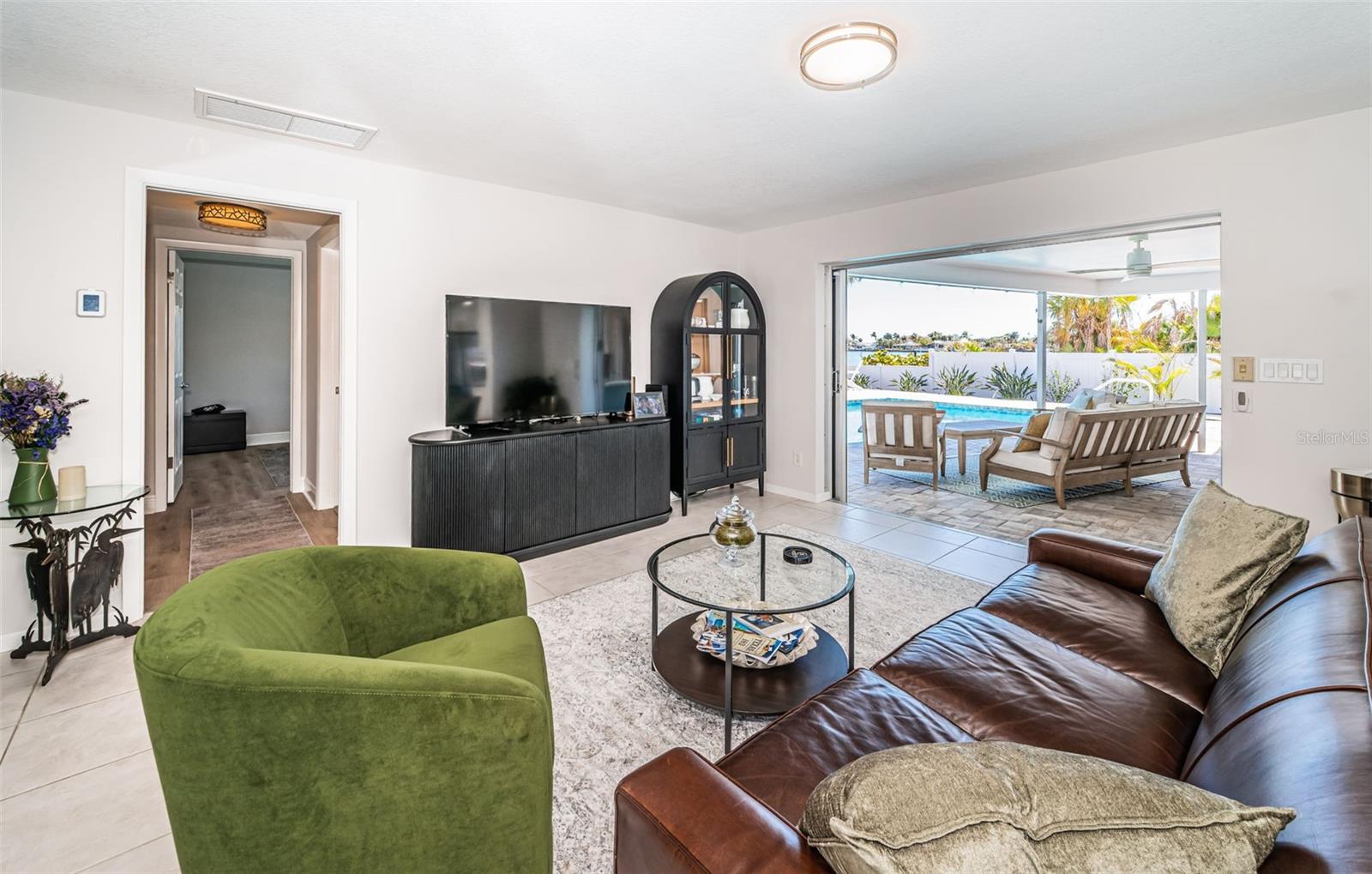 2180 DOLPHIN BLVD S, ST PETERSBURG, FL, 33707