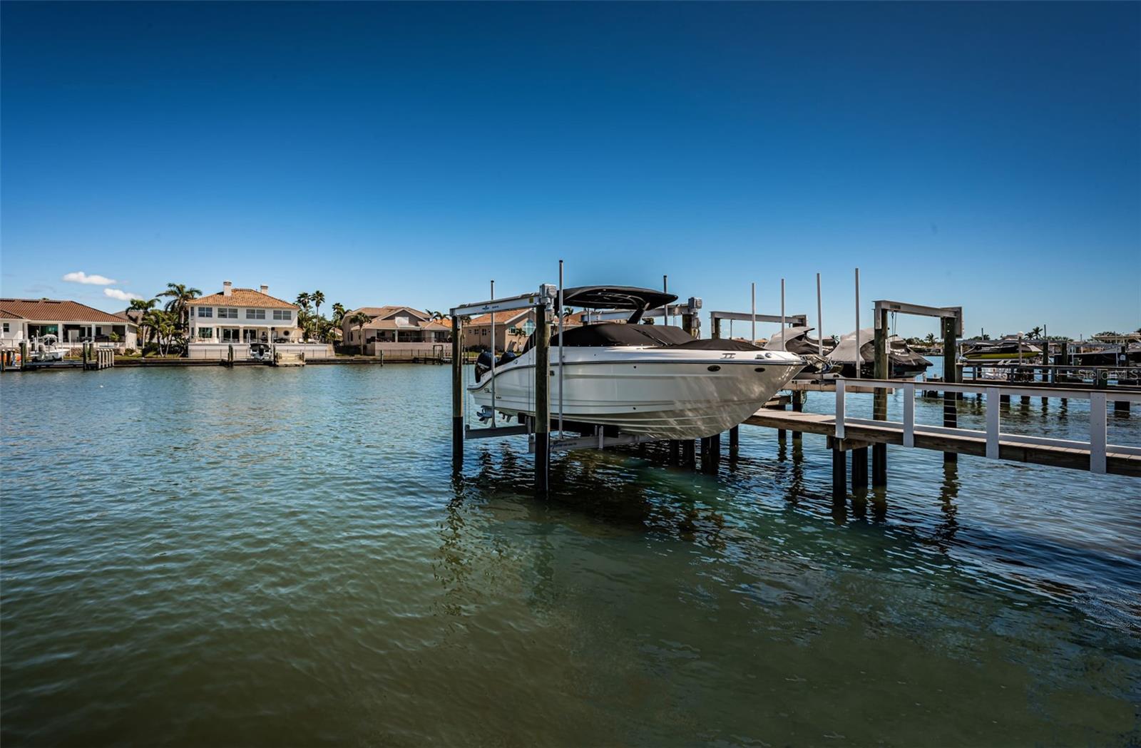 2180 DOLPHIN BLVD S, ST PETERSBURG, FL, 33707