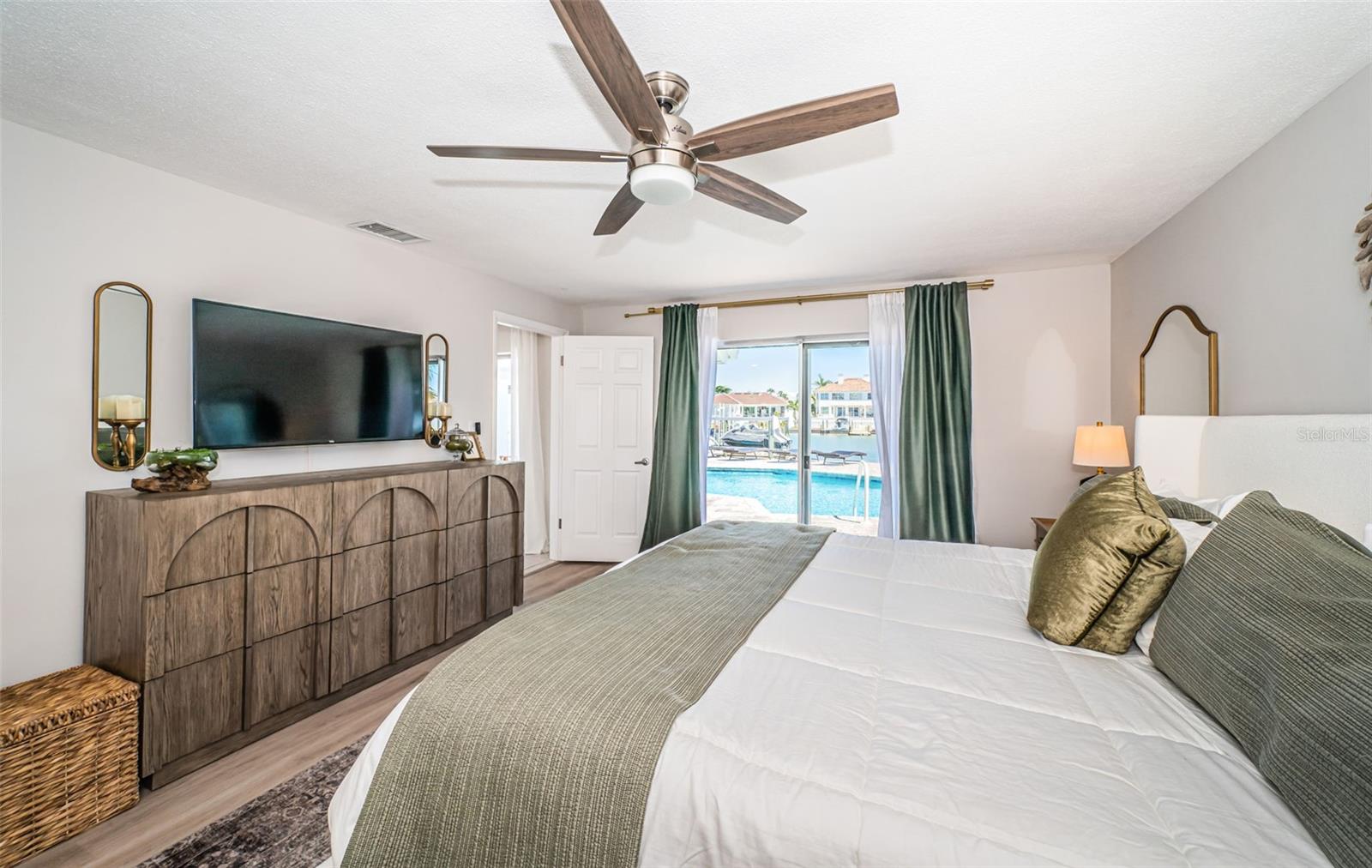 2180 DOLPHIN BLVD S, ST PETERSBURG, FL, 33707