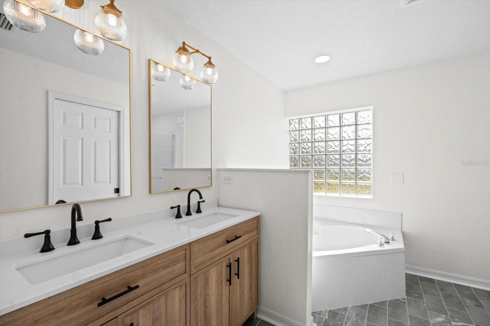 56 LA MANCHA DR, PALM COAST, FL, 32137