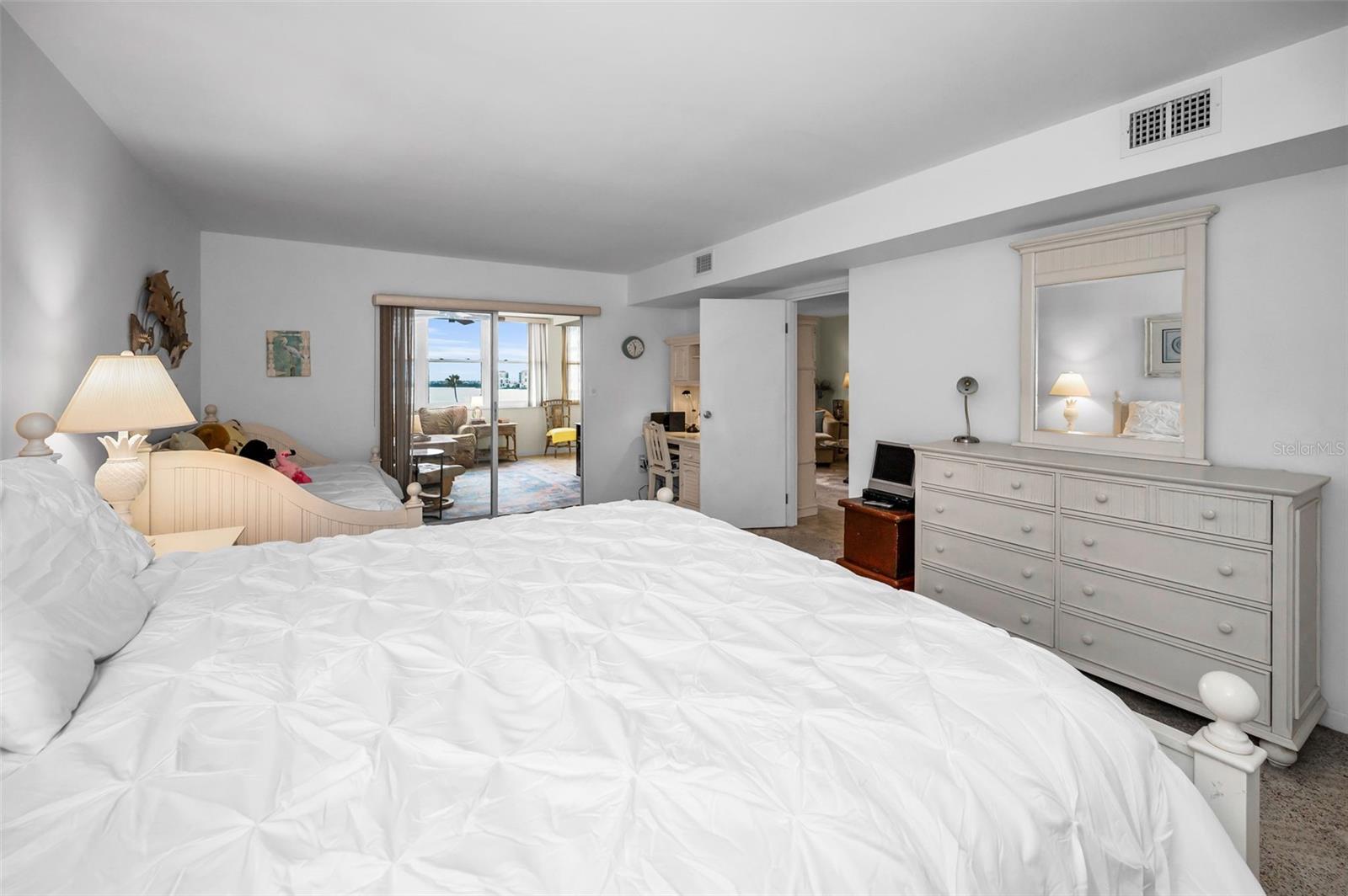 5108 BRITTANY DR S #607, ST PETERSBURG, FL, 33715